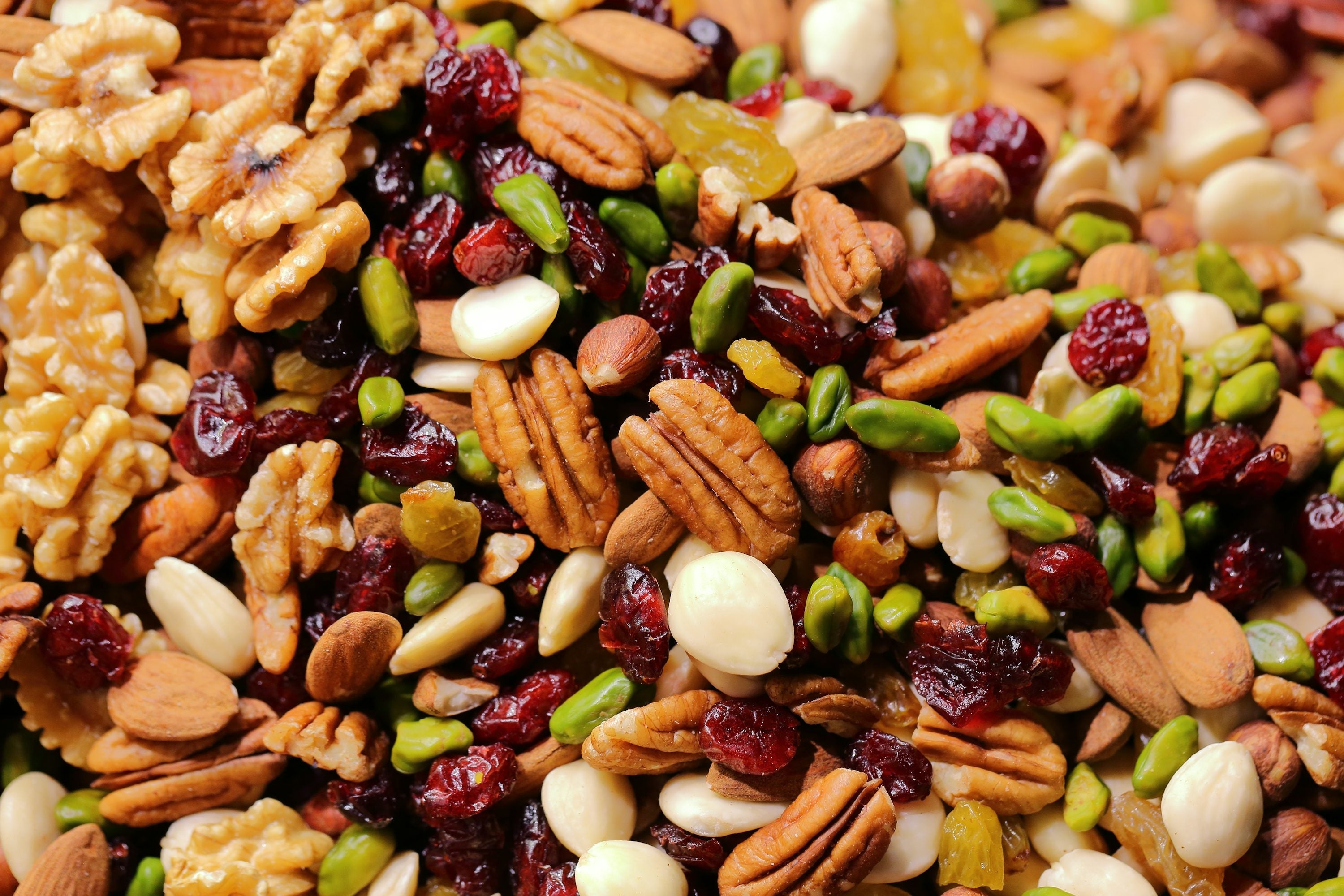 Best 10 Middle Eastern Nuts Varieties: Premium Quality Guide 2025