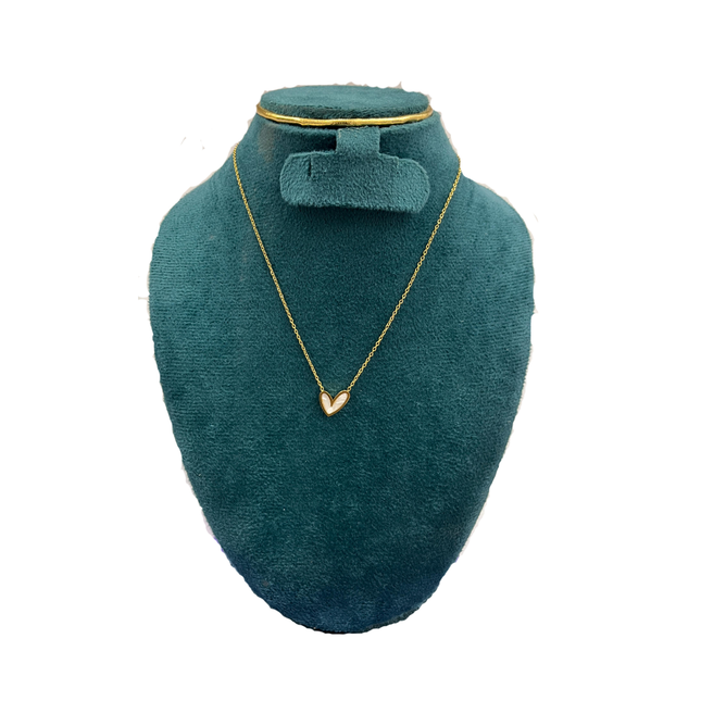 Amdelia shell heart necklace